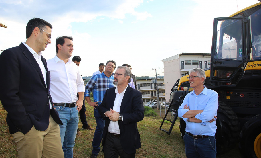 Governador Carlos Massa Ratinho Júnior visita a fábrica da Klabin em Ortigueira, na assinatura de convênio com a empresa e a prefeitura do município para a construção da Escola Técnica de Operação Florestal e Agrícola. - Ortigueira, 16/04/2019 - Foto: Jaelson Lucas/ANPr