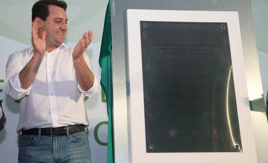 Governador Carlos Massa Ratinho Júnior visita a fábrica da Klabin em Ortigueira, na assinatura de convênio com a empresa e a prefeitura do município para a construção da Escola Técnica de Operação Florestal e Agrícola. - Ortigueira, 16/04/2019 - Foto: Jaelson Lucas/ANPr