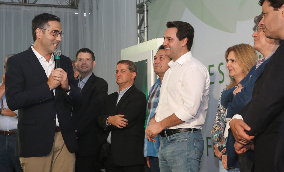 Governador Carlos Massa Ratinho Júnior visita a fábrica da Klabin em Ortigueira, na assinatura de convênio com a empresa e a prefeitura do município para a construção da Escola Técnica de Operação Florestal e Agrícola. - Ortigueira, 16/04/2019 - Foto: Jaelson Lucas/ANPr