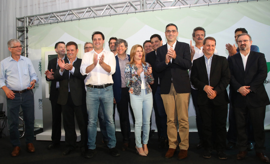 Governador Carlos Massa Ratinho Júnior visita a fábrica da Klabin em Ortigueira, na assinatura de convênio com a empresa e a prefeitura do município para a construção da Escola Técnica de Operação Florestal e Agrícola. - Ortigueira, 16/04/2019 - Foto: Jaelson Lucas/ANPr