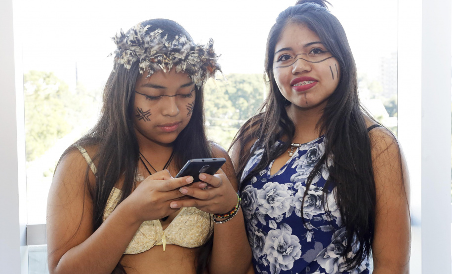 Solenidade de assinatura do projeto de lei, a ser enviado à Assembleia Legislativa, propondo a criação do Conselho Estadual dos Povos Indígenas do Paraná.  -  Curitiba, 17/04/2019  -  Foto: Arnaldo Alves/ANPr