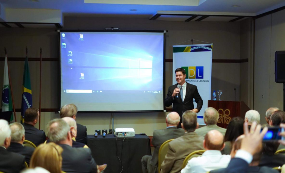 As principais ações e os resultados dos primeiros 100 dias de governo foram apresentados pelo chefe da Casa Civil do Paraná, Guto Silva, a empresários e lideranças do Estado, em evento realizado pelo Instituto Democracia e Liberdade (IDL), nesta terça-feira (16), em Curitiba. Foto: Casa Civil