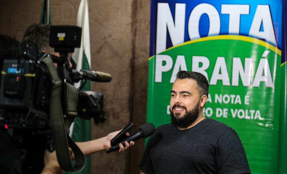 O Governo do Estado entrega os três principais prêmios do sorteio de Abril do programa Nota Paraná, de R$ 20 mil, R$ 30 mil e R$ 50 mil. A solenidade de premiação acontece na Secretaria de Estado da Fazenda, em Curitiba nesta quarta-feira (17).   Curitiba, 17/04/2019 -  Foto: Geraldo Bubniak/ANPr