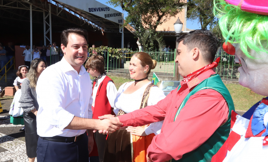 O governador Carlos Massa Ratinho Junior e o ministro da Cidadania, Osmar Terra, lançam o programa Criança Feliz . Curitiba, 18/04/2019 - Foto: Rodrigo Felix Leal/ANPr