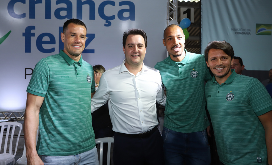 O governador Carlos Massa Ratinho Junior e o ministro da Cidadania, Osmar Terra, lançam o programa Criança Feliz . Curitiba, 18/04/2019 - Foto: Rodrigo Felix Leal/ANPr