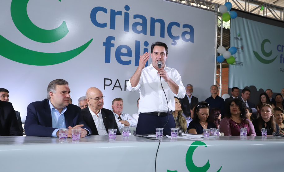 O governador Carlos Massa Ratinho Junior e o ministro da Cidadania, Osmar Terra, lançam o programa Criança Feliz . Curitiba, 18/04/2019 - Foto: Rodrigo Felix Leal/ANPr