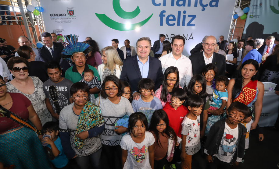 O governador Carlos Massa Ratinho Junior e o ministro da Cidadania, Osmar Terra, lançam o programa Criança Feliz . Curitiba, 18/04/2019 - Foto: Rodrigo Felix Leal/ANPr
