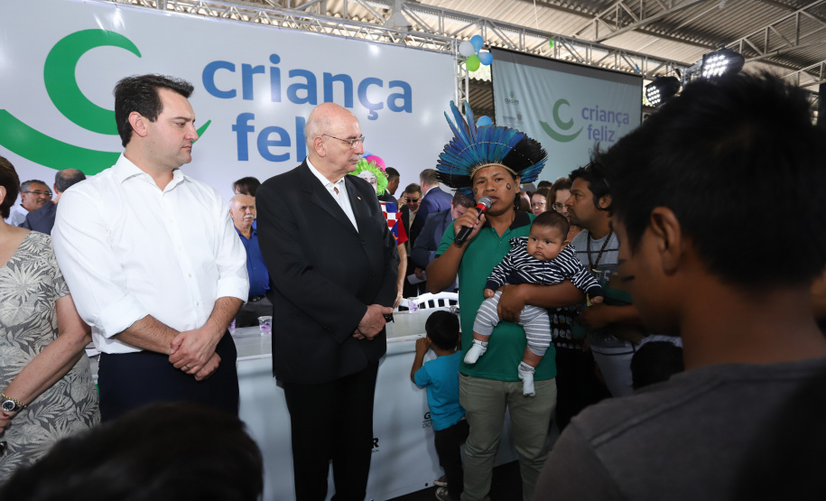 O governador Carlos Massa Ratinho Junior e o ministro da Cidadania, Osmar Terra, lançam o programa Criança Feliz . Curitiba, 18/04/2019 - Foto: Rodrigo Felix Leal/ANPr