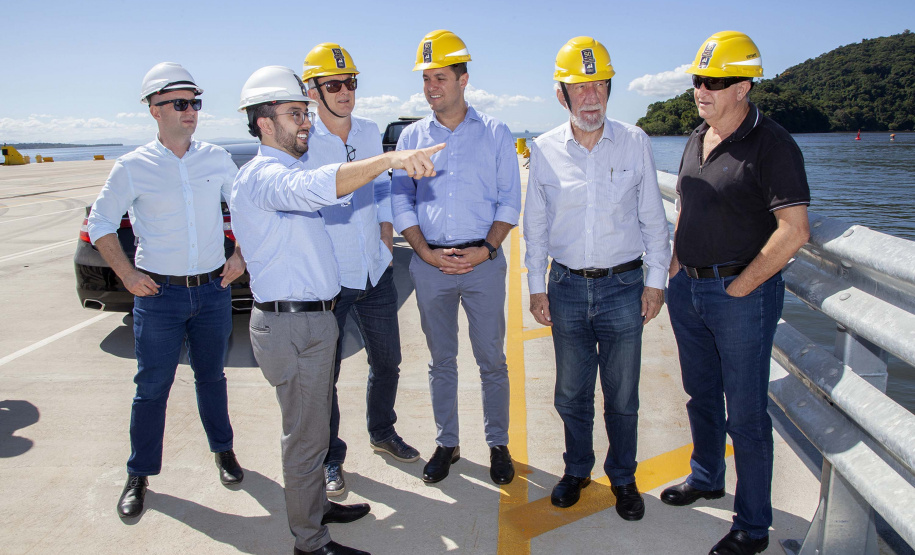 O planejamento futuro para a infraestrutura do Litoral do Estado e o crescimento dos Portos do Paraná foram discutidos nesta quinta-feira (18), durante visita do o vice-governador, Darci Piana, e secretário-chefe da Casa Civil, Guto Silva, ao Porto de Paranaguá. Foto: Claudio Neves/APPA
