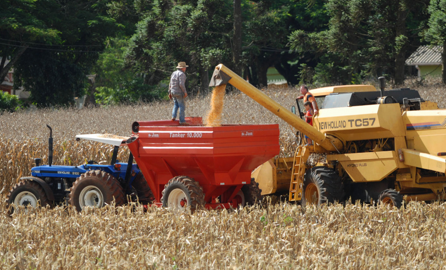 O Banco Regional de Desenvolvimento do Extremo Sul (BRDE) iniciou o ano de 2019 com o desafio de superar os resultados do ano anterior, manter a busca por novas fontes de recursos e investir R$ 1 bilhão no Paraná, por meio do apoio a produtores rurais, cooperativas, empresas de todos os tamanhos, empreendedores, comerciantes e prestadores de serviço.Foto Jonas Oliveira/Arquivo-ANPr