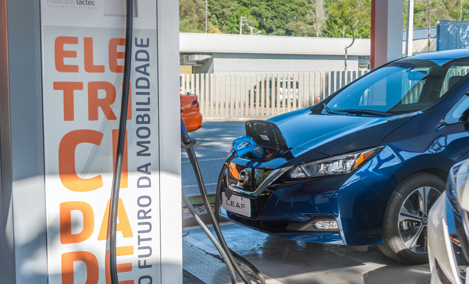 A maior eletrovia do Brasil, instalada no Paraná pela Copel em 2018, completou 330 recargas neste ano. São 730 quilômetros de extensão, ligando o Porto de Paranaguá às Cataratas do Iguaçu, em Foz do Iguaçu.  Curitiba, 22/04/2019  -  Foto: Valdecir Daniel Cavalheiro