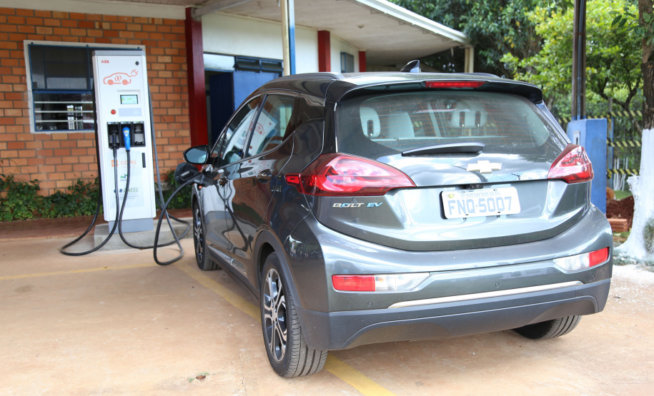 A maior eletrovia do Brasil, instalada no Paraná pela Copel em 2018, completou 330 recargas neste ano. São 730 quilômetros de extensão, ligando o Porto de Paranaguá às Cataratas do Iguaçu, em Foz do Iguaçu.  Curitiba, 22/04/2019  -  Curitiba, 22/04/2019  - Foto: Dani Catisti/Copel