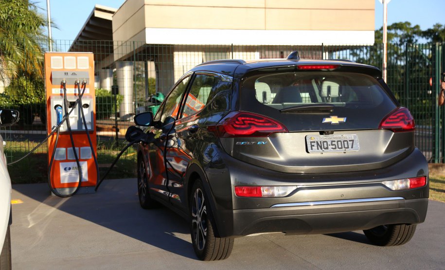 A maior eletrovia do Brasil, instalada no Paraná pela Copel em 2018, completou 330 recargas neste ano. São 730 quilômetros de extensão, ligando o Porto de Paranaguá às Cataratas do Iguaçu, em Foz do Iguaçu.  Curitiba, 22/04/2019  -  Curitiba, 22/04/2019  - Foto: Dani Catisti/Copel