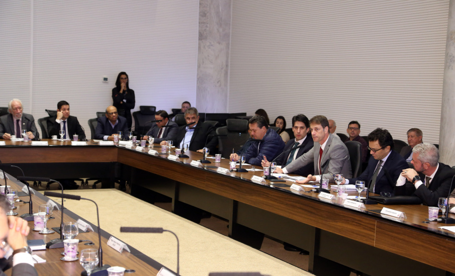 Governador em exercicio, Darci Piana, durante  reunião da equipe de governo..Foto Gilson Abreu ANPr