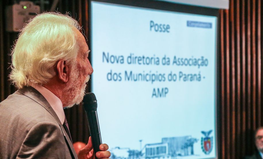 O governador em exercício Darci Piana afirmou nesta terça-feira (12), na posse do novo presidente da Associação dos Municípios do Paraná (AMP), que o Governo enxugou a máquina pública para potencializar os investimentos nos municípios nos próximos anos. Curitiba, 23/04/2019 -  Foto: Geraldo Bubniak/ANPr
