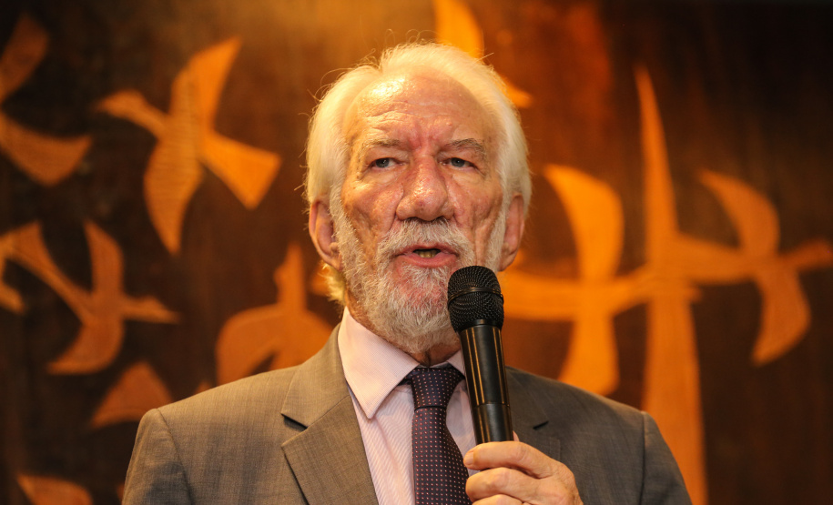 O governador em exercício Darci Piana afirmou nesta terça-feira (12), na posse do novo presidente da Associação dos Municípios do Paraná (AMP), que o Governo enxugou a máquina pública para potencializar os investimentos nos municípios nos próximos anos. Curitiba, 23/04/2019 -  Foto: Geraldo Bubniak/ANPr