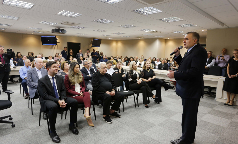 O governador em exercício Darci Piana participa da homenagem a ex-primeira dama do Paraná, Fani Lerner.Curitiba, 23-04-19.Foto: Arnaldo Alves / ANPr.