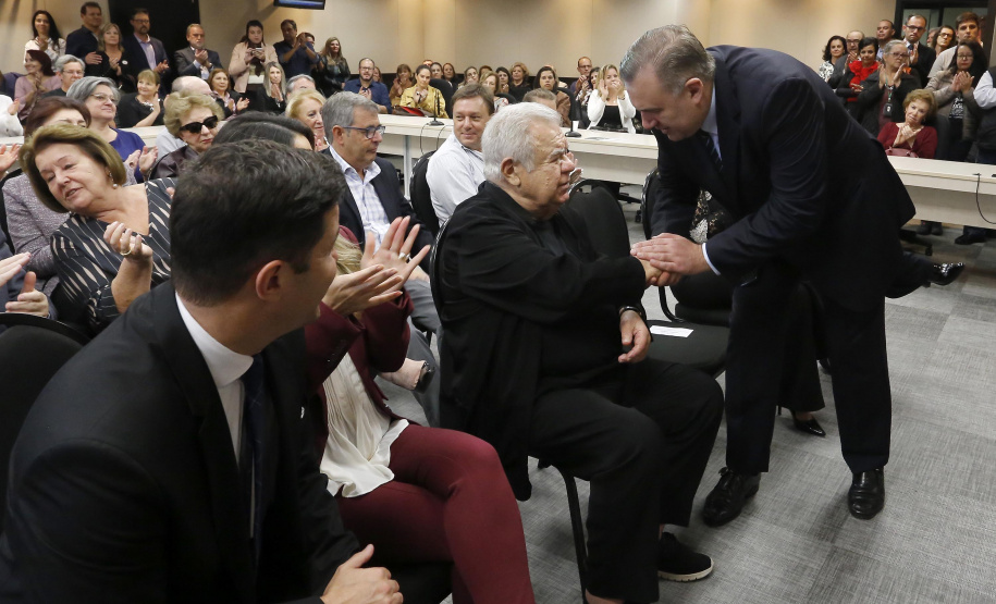 O governador em exercício Darci Piana participa da homenagem a ex-primeira dama do Paraná, Fani Lerner.Curitiba, 23-04-19.Foto: Arnaldo Alves / ANPr.