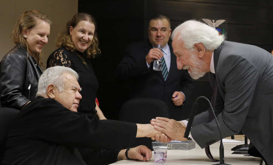 O governador em exercício Darci Piana participa da homenagem a ex-primeira dama do Paraná, Fani Lerner.Curitiba, 23-04-19.Foto: Arnaldo Alves / ANPr.