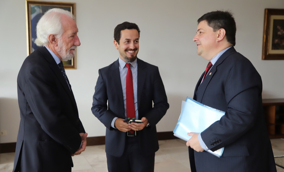 Governador em exercício Darci Piana recebe o cônsul honorário da Hungria em Curitiba, Marco Aurélio Schetino de Lima. - Curitiba, 24/04/2019 - Foto: José Fernando Ogura/ANPr