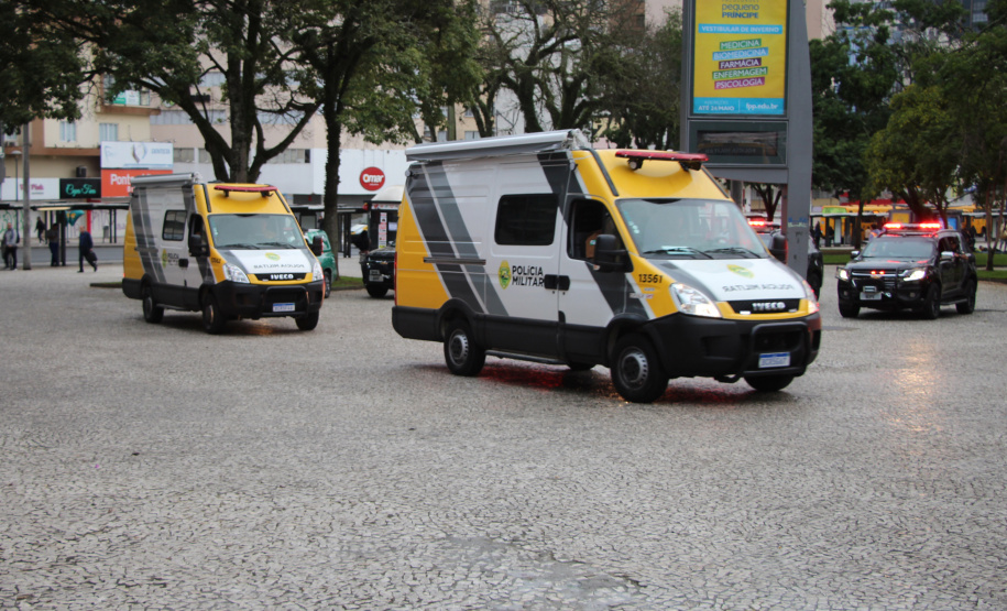 A Polícia Militar começou às 7 horas desta quarta-feira (24) uma megaoperação, a Operação Tiradentes, em todo o Estado, com aproximadamente três mil policiais, 1,2 mil viaturas, além do policiamento já feito rotineiramente. A operação vai até a manhã desta quinta-feira (25) e faz parte de uma ação nacional.  -  Foto: Divulgação PMPR