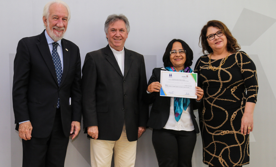 O governador em exercício Darci Piana participa da Posse dos novos representantes da sociedade civil para a gestão 2019/2021 do O Conselho Estadual do Idoso (CEDI) do Paraná no Salão de Atos do Palácio Iguaçu, nesta quarta-feira (24). Curitiba, 24/04/2019 - Foto: Geraldo Bubniak/ANPr