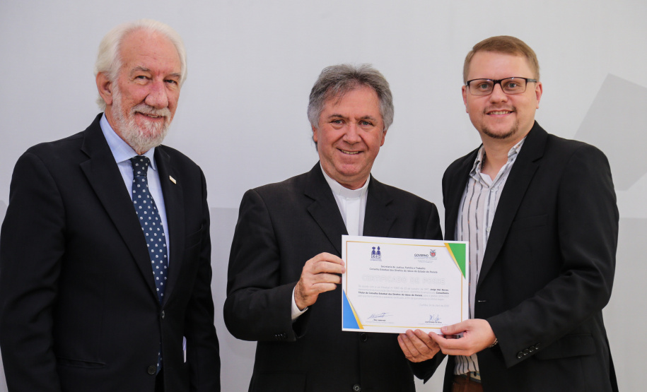 O governador em exercício Darci Piana participa da Posse dos novos representantes da sociedade civil para a gestão 2019/2021 do O Conselho Estadual do Idoso (CEDI) do Paraná no Salão de Atos do Palácio Iguaçu, nesta quarta-feira (24). Curitiba, 24/04/2019 - Foto: Geraldo Bubniak/ANPr