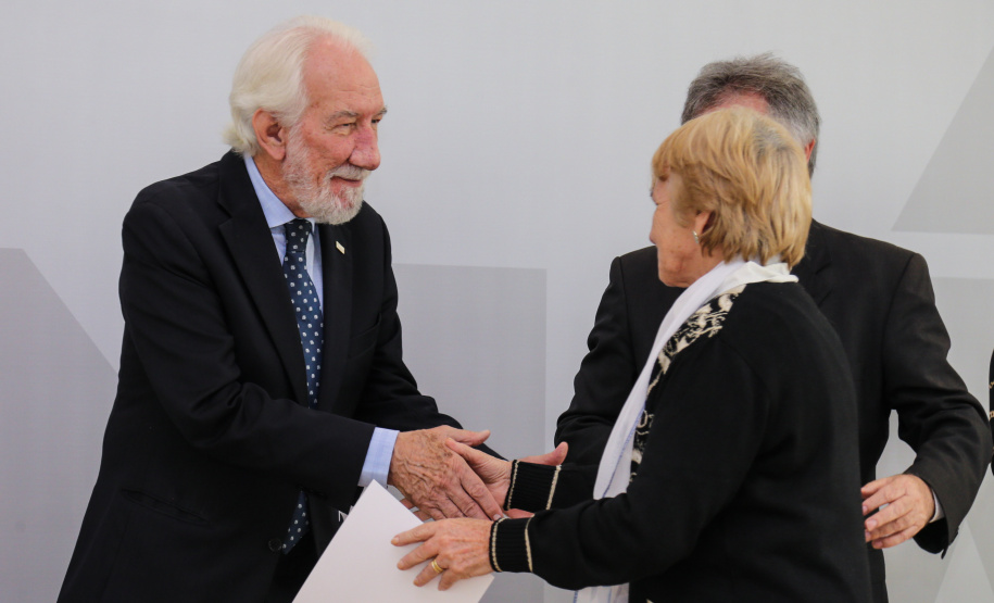 O governador em exercício Darci Piana participa da Posse dos novos representantes da sociedade civil para a gestão 2019/2021 do O Conselho Estadual do Idoso (CEDI) do Paraná no Salão de Atos do Palácio Iguaçu, nesta quarta-feira (24). Curitiba, 24/04/2019 - Foto: Geraldo Bubniak/ANPr