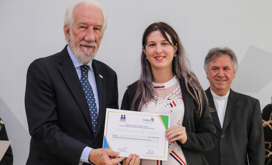 O governador em exercício Darci Piana participa da Posse dos novos representantes da sociedade civil para a gestão 2019/2021 do O Conselho Estadual do Idoso (CEDI) do Paraná no Salão de Atos do Palácio Iguaçu, nesta quarta-feira (24). Curitiba, 24/04/2019 - Foto: Geraldo Bubniak/ANPr