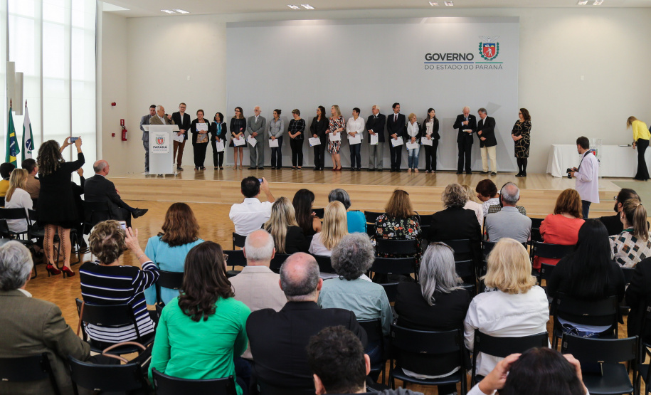 O governador em exercício Darci Piana participa da Posse dos novos representantes da sociedade civil para a gestão 2019/2021 do O Conselho Estadual do Idoso (CEDI) do Paraná no Salão de Atos do Palácio Iguaçu, nesta quarta-feira (24). Curitiba, 24/04/2019 - Foto: Geraldo Bubniak/ANPr