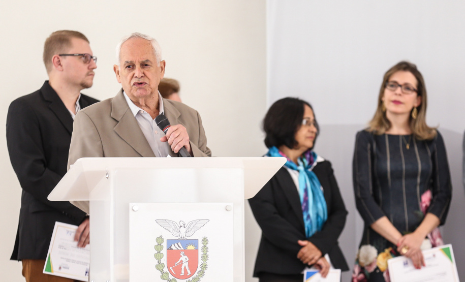 O governador em exercício Darci Piana participa da Posse dos novos representantes da sociedade civil para a gestão 2019/2021 do O Conselho Estadual do Idoso (CEDI) do Paraná no Salão de Atos do Palácio Iguaçu, nesta quarta-feira (24). Curitiba, 24/04/2019 - Foto: Geraldo Bubniak/ANPr