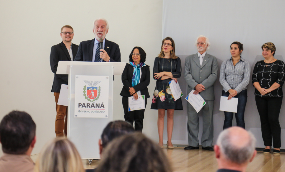 O governador em exercício Darci Piana participa da Posse dos novos representantes da sociedade civil para a gestão 2019/2021 do O Conselho Estadual do Idoso (CEDI) do Paraná no Salão de Atos do Palácio Iguaçu, nesta quarta-feira (24). Curitiba, 24/04/2019 - Foto: Geraldo Bubniak/ANPr