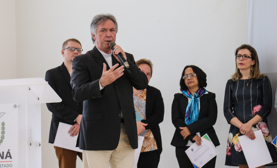 O governador em exercício Darci Piana participa da Posse dos novos representantes da sociedade civil para a gestão 2019/2021 do O Conselho Estadual do Idoso (CEDI) do Paraná no Salão de Atos do Palácio Iguaçu, nesta quarta-feira (24). Curitiba, 24/04/2019 - Foto: Geraldo Bubniak/ANPr