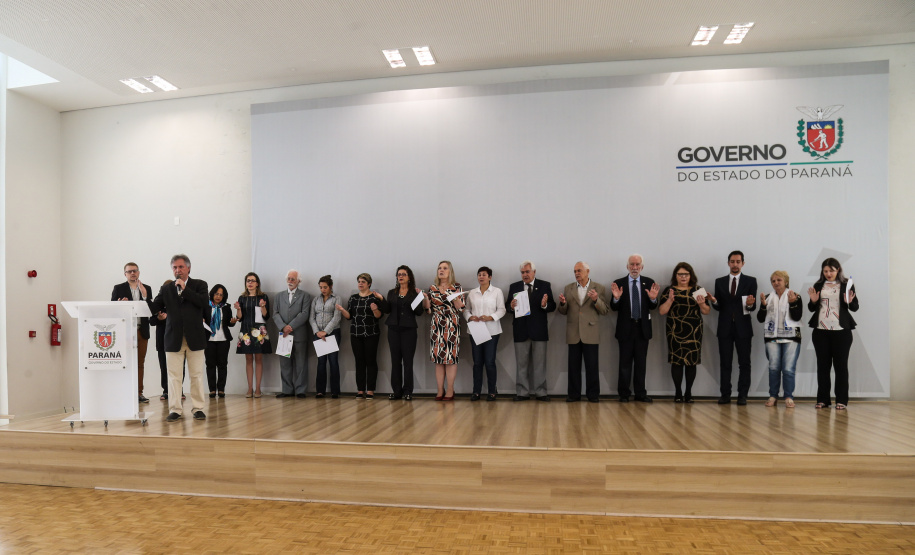 O governador em exercício Darci Piana participa da Posse dos novos representantes da sociedade civil para a gestão 2019/2021 do O Conselho Estadual do Idoso (CEDI) do Paraná no Salão de Atos do Palácio Iguaçu, nesta quarta-feira (24). Curitiba, 24/04/2019 - Foto: Geraldo Bubniak/ANPr