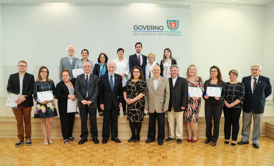 O governador em exercício Darci Piana participa da Posse dos novos representantes da sociedade civil para a gestão 2019/2021 do O Conselho Estadual do Idoso (CEDI) do Paraná no Salão de Atos do Palácio Iguaçu, nesta quarta-feira (24). Curitiba, 24/04/2019 - Foto: Geraldo Bubniak/ANPr