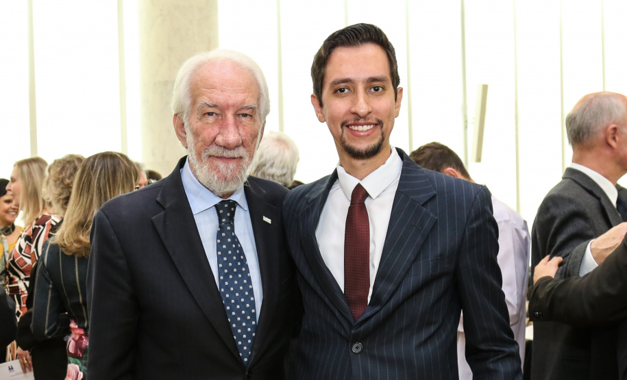 O governador em exercício Darci Piana participa da Posse dos novos representantes da sociedade civil para a gestão 2019/2021 do O Conselho Estadual do Idoso (CEDI) do Paraná no Salão de Atos do Palácio Iguaçu, nesta quarta-feira (24). Curitiba, 24/04/2019 - Foto: Geraldo Bubniak/ANPr