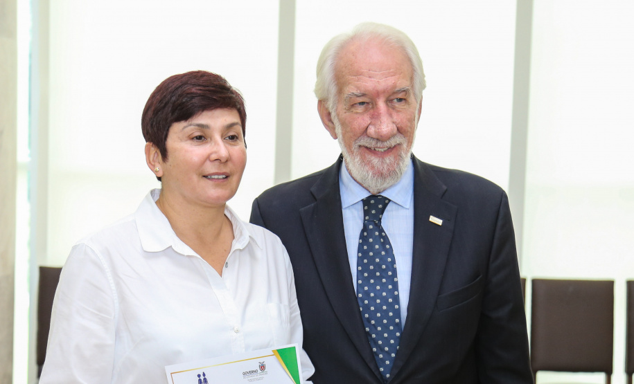 O governador em exercício Darci Piana participa da Posse dos novos representantes da sociedade civil para a gestão 2019/2021 do O Conselho Estadual do Idoso (CEDI) do Paraná no Salão de Atos do Palácio Iguaçu, nesta quarta-feira (24). Curitiba, 24/04/2019 - Foto: Geraldo Bubniak/ANPr