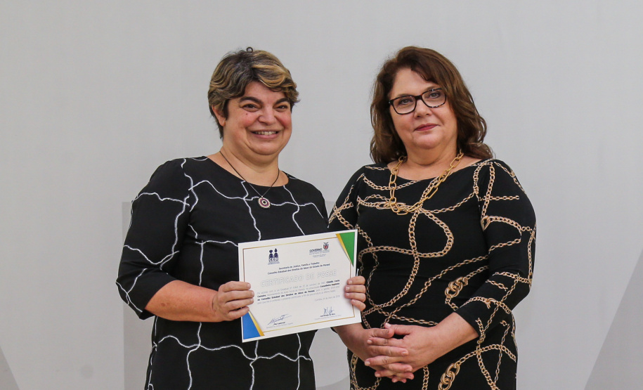 O governador em exercício Darci Piana participa da Posse dos novos representantes da sociedade civil para a gestão 2019/2021 do O Conselho Estadual do Idoso (CEDI) do Paraná no Salão de Atos do Palácio Iguaçu, nesta quarta-feira (24). Curitiba, 24/04/2019 - Foto: Geraldo Bubniak/ANPr