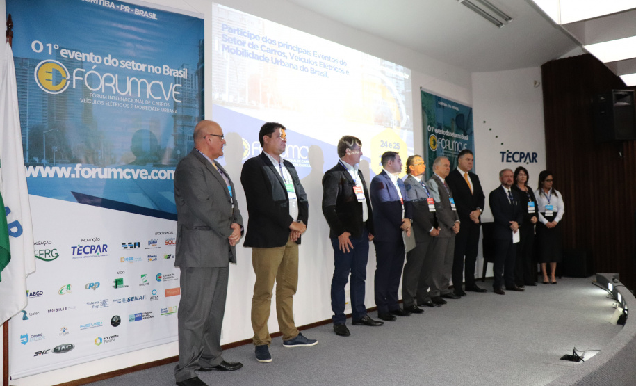 O Instituto de Tecnologia do Paraná (Tecpar) sedia nesta quarta (24) e quinta-feira (25) ciclo de debates sobre as oportunidades, desafios e rumos da mobilidade elétrica no Brasil. Cerca de 200 pessoas participam do Fórum Internacional de Carros, Veículos Elétricos e Mobilidade Urbana (Fórum CVE), que acontece na sede do instituto, em Curitiba.  -  Curitiba, 24/04/2019  -  Foto: Divulgação Tecpar