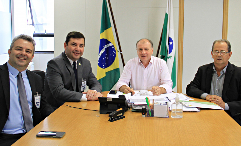 O secretário estadual do Desenvolvimento Urbano, João Carlos Ortega, recebeu nesta quarta-feira (24) mais de uma dezena de prefeitos que apresentaram listas de prioridades às suas respectivas populações.  -  Curitiba, 24/04/2019  -  Foto: Divulgação SEDU