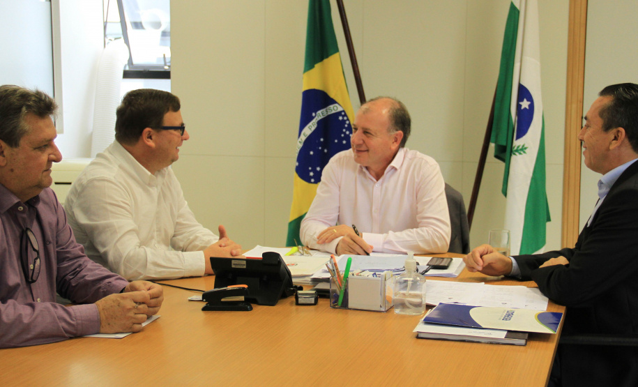 O secretário estadual do Desenvolvimento Urbano, João Carlos Ortega, recebeu nesta quarta-feira (24) mais de uma dezena de prefeitos que apresentaram listas de prioridades às suas respectivas populações.  -  Curitiba, 24/04/2019  -  Foto: Divulgação SEDU