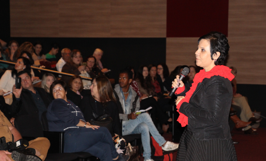 Buscar subsídios para programas e projetos da Política de Proteção Integral das Crianças, é o primeiro passo para uma jornada no combate à violência infantil no Paraná, tema que está se sendo abordado no 1º Simpósio Paranaense Intersetorial de Enfrentamento às Violências contra Crianças e Adolescentes, que acontece nesta terça e quarta-feira (23 e 24), no Auditório do Museu Oscar Niemeyer (MON), em Curitiba.  -  Curitiba, 24/04/2019  -  Foto: Divulgação SEJUF