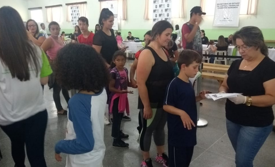 A quinta edição da feira de serviços Paraná Cidadão em 2019 aconteceu em Mandirituba com 7,6 mil atendimentos registrados. Cerca de 5 mil pessoas que passaram pelo evento, encerrado nesta sexta-feira (26), tiveram acesso a diversos serviços gratuitos disponibilizados em um único local.  Mandirituba, 26/04/2019   -  Foto: Divulgação SEJUF