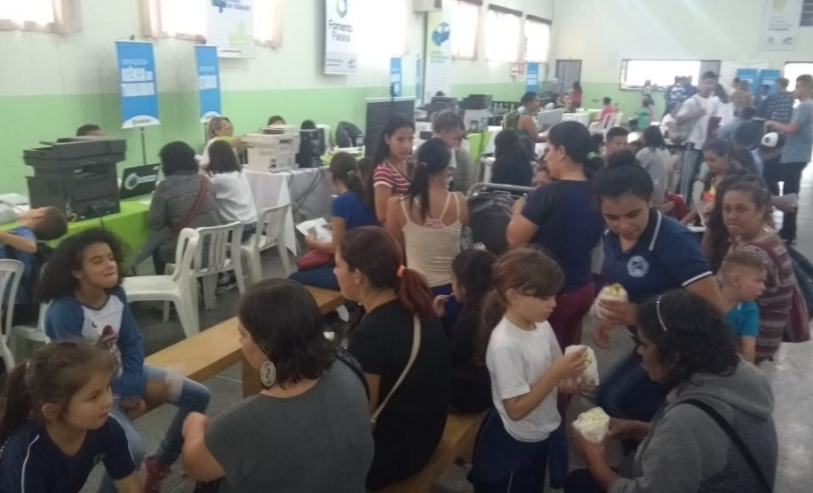 A quinta edição da feira de serviços Paraná Cidadão em 2019 aconteceu em Mandirituba com 7,6 mil atendimentos registrados. Cerca de 5 mil pessoas que passaram pelo evento, encerrado nesta sexta-feira (26), tiveram acesso a diversos serviços gratuitos disponibilizados em um único local.  Mandirituba, 26/04/2019   -  Foto: Divulgação SEJUF