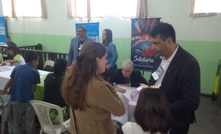 A quinta edição da feira de serviços Paraná Cidadão em 2019 aconteceu em Mandirituba com 7,6 mil atendimentos registrados. Cerca de 5 mil pessoas que passaram pelo evento, encerrado nesta sexta-feira (26), tiveram acesso a diversos serviços gratuitos disponibilizados em um único local.  Mandirituba, 26/04/2019   -  Foto: Divulgação SEJUF