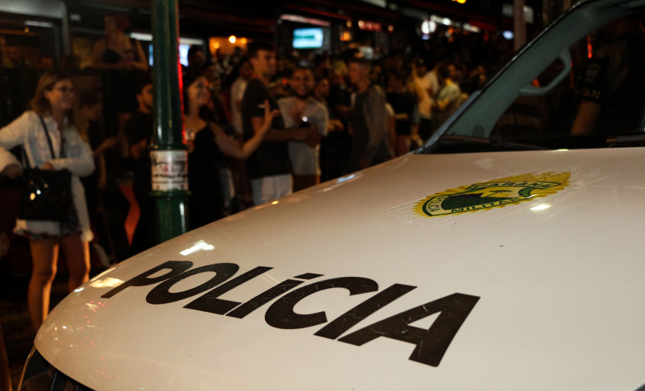 A Polícia Militar do Paraná deflagra a megaoperação Primo que cumpriu 16 mandados de Prisão e de Busca e Apreensão e resultou em 19 encaminhamentos, sendo 15 adultos e quatro adolescentes apreendidos, bem como uma quantidade de drogas recolhida.  -  Curitiba, 26/04/2019  -  Foto: Soldado Amanda Morais