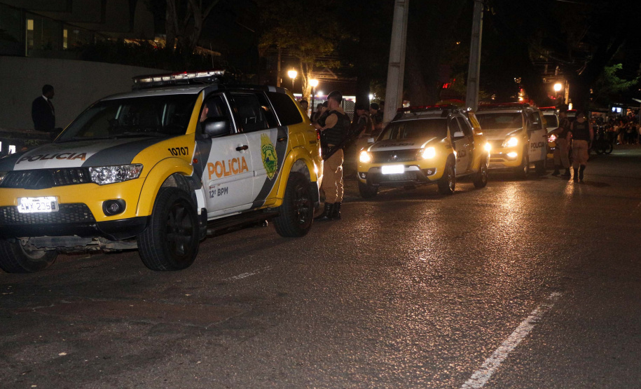 A Polícia Militar do Paraná deflagra a megaoperação Primo que cumpriu 16 mandados de Prisão e de Busca e Apreensão e resultou em 19 encaminhamentos, sendo 15 adultos e quatro adolescentes apreendidos, bem como uma quantidade de drogas recolhida.  -  Curitiba, 26/04/2019  -  Foto: Soldado Amanda Morais