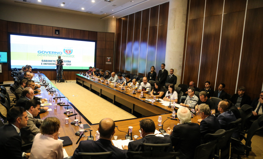 O vice governador Darci Piana participa de reunião com representantes dos servidores publicos  no Palácio Iguaçu,  nesta segunda-feira (29).   Curitiba, 24/04/2019 -  Foto: Geraldo Bubniak/ANPr