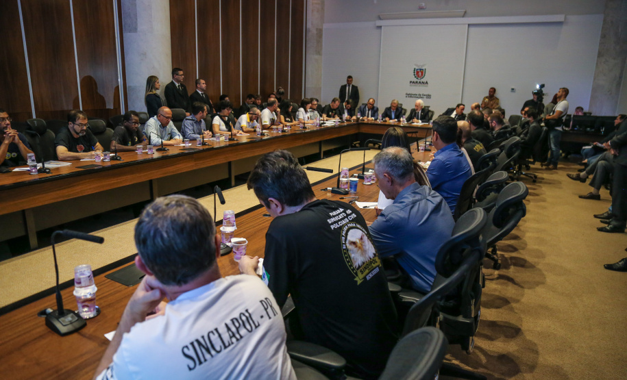 O vice governador Darci Piana participa de reunião com representantes dos servidores publicos  no Palácio Iguaçu,  nesta segunda-feira (29).   Curitiba, 24/04/2019 -  Foto: Geraldo Bubniak/ANPr