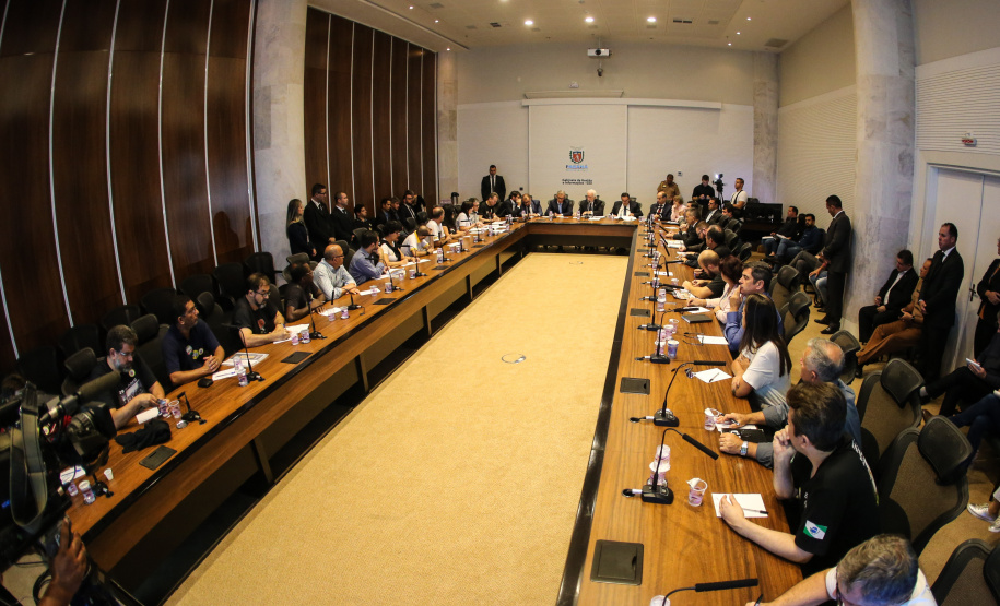 O vice governador Darci Piana participa de reunião com representantes dos servidores publicos  no Palácio Iguaçu,  nesta segunda-feira (29).   Curitiba, 24/04/2019 -  Foto: Geraldo Bubniak/ANPr